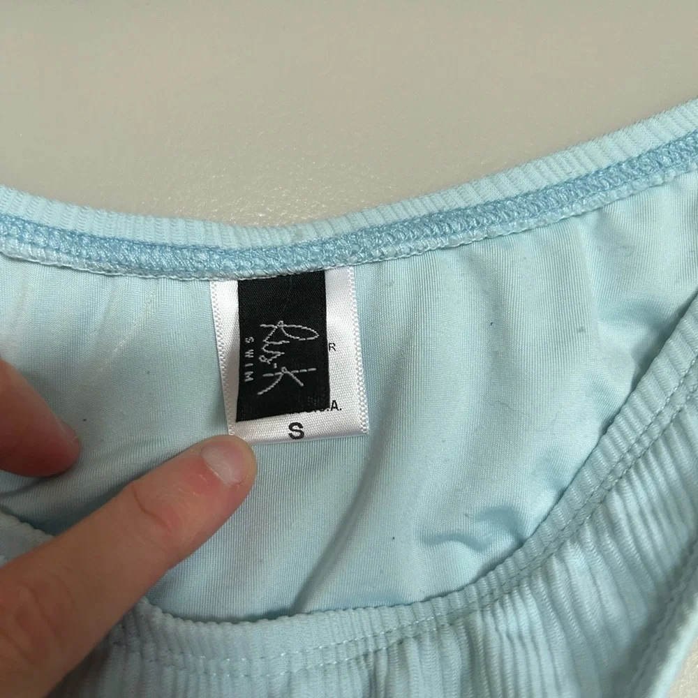 Ris K/ Dippin’ Daisy’s Baby Blue Bikini set Size Small